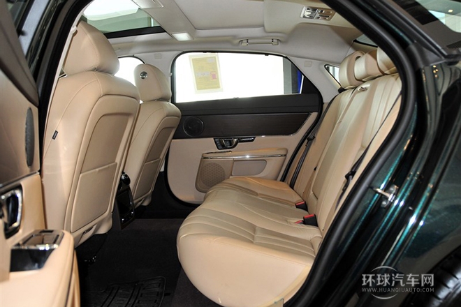 2014款 XJL 2.0T 兩驅(qū)典雅商務(wù)版