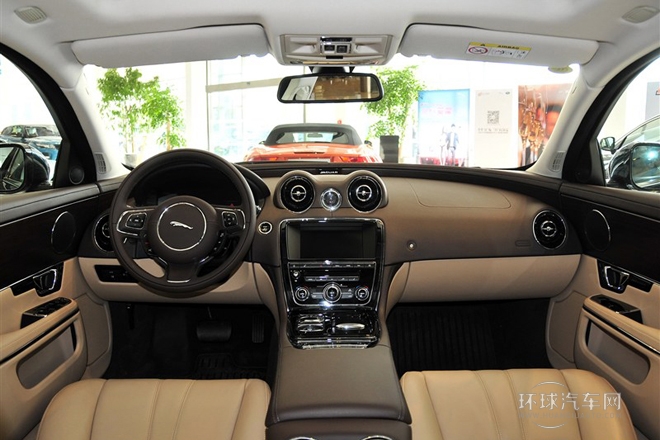 2014款 XJL 2.0T 兩驅典雅商務版