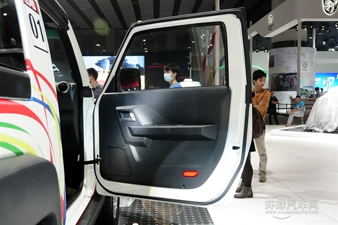 2014款 2.4L 手動穿越版