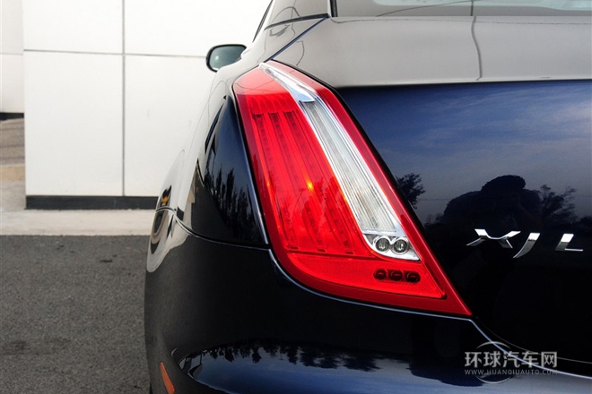 2014款 XJL 2.0T 兩驅(qū)全景商務(wù)版