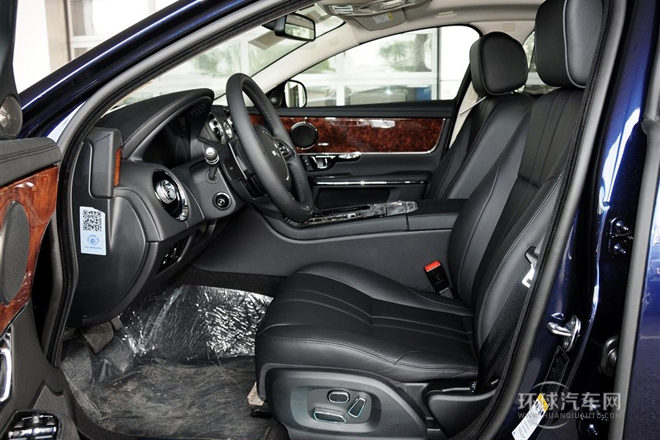 2014款 XJL 2.0T 兩驅全景商務版