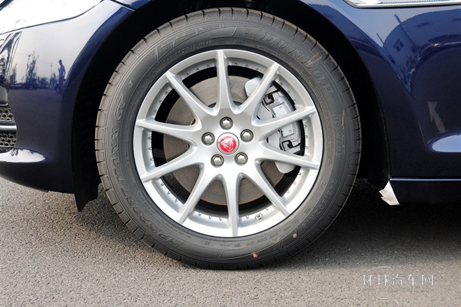 2014款 XJL 2.0T 兩驅(qū)全景商務(wù)版