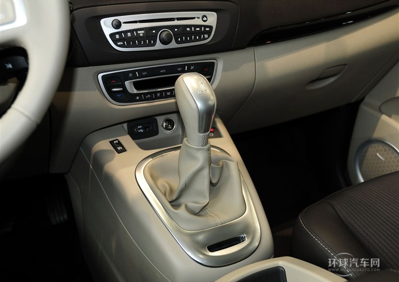 2012款 2.0 風景舒適版