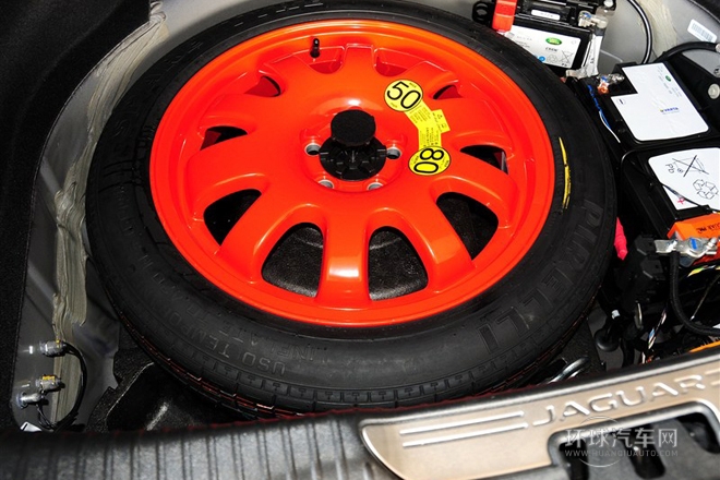 2014款 XJL 2.0T 兩驅全景商務版