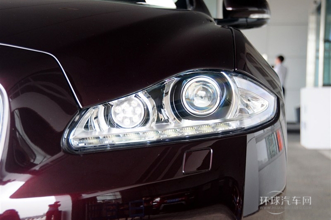 2014款 XJL 2.0T 兩驅(qū)尊享商務(wù)版