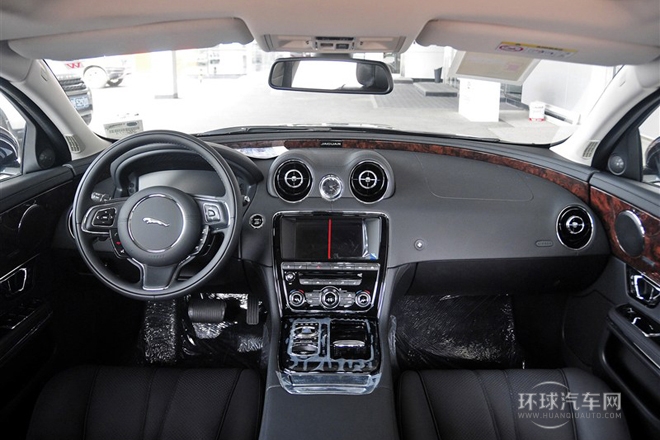 2014款 XJL 2.0T 兩驅尊享商務版