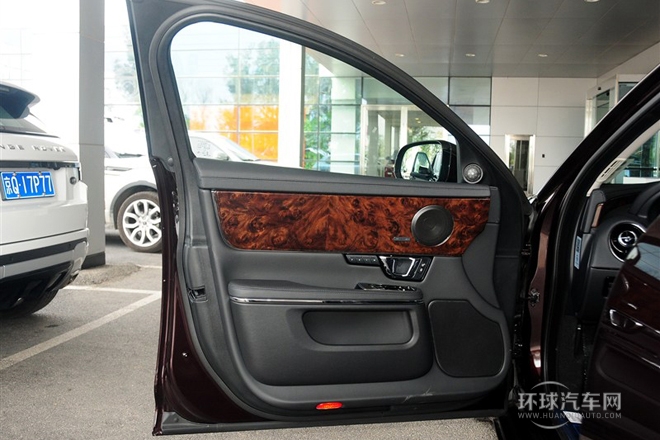 2014款 XJL 2.0T 兩驅尊享商務版