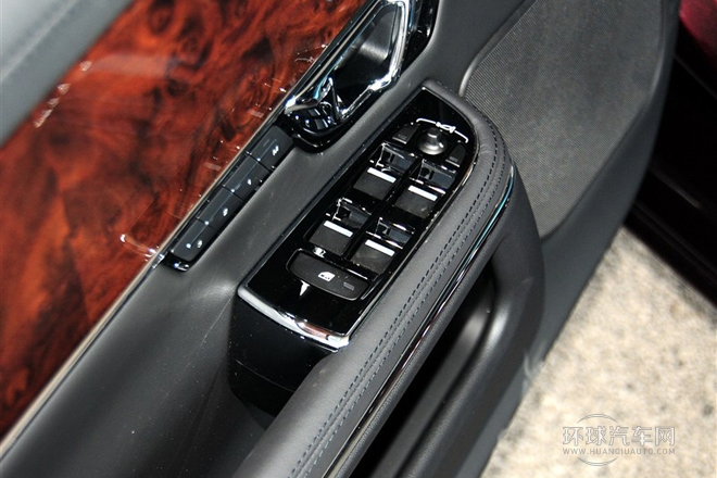 2014款 XJL 2.0T 兩驅尊享商務版