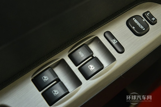 2013款 1.2L 手動(dòng)舒適型