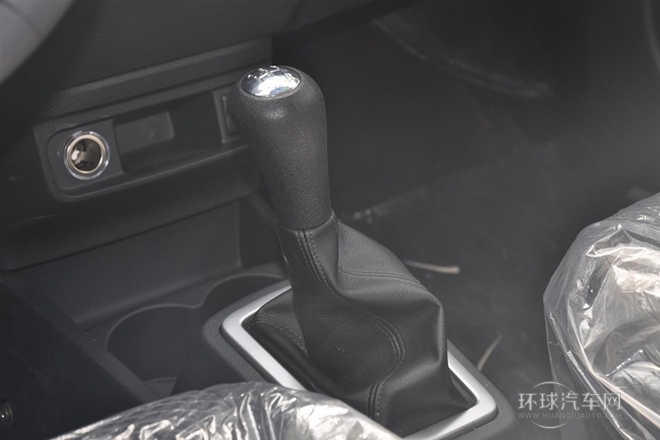 2013款 1.2L 手動(dòng)舒適型