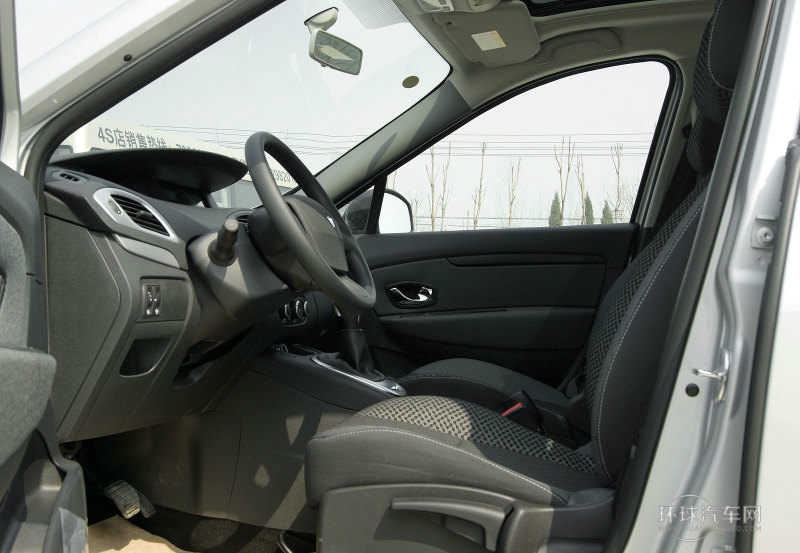 2012款 2.0 風(fēng)景時尚版