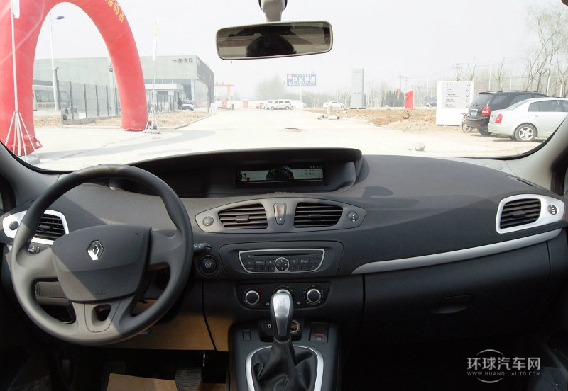 2012款 2.0 風(fēng)景時(shí)尚版