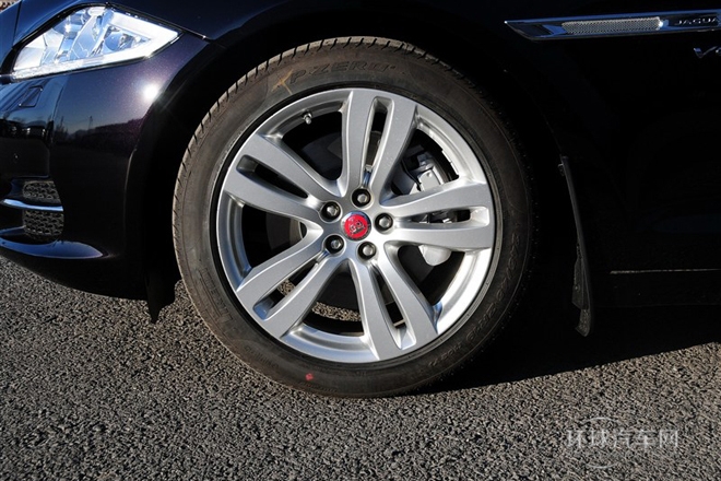 2014款 XJL 3.0 SC 兩驅(qū)旗艦商務版