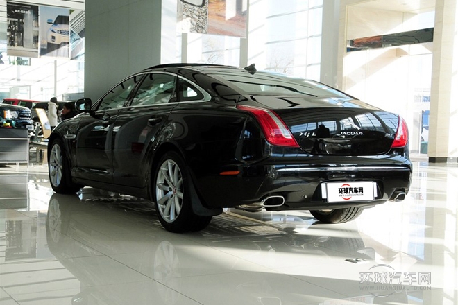 2014款 XJL 3.0 SC 兩驅(qū)尊享商務(wù)版