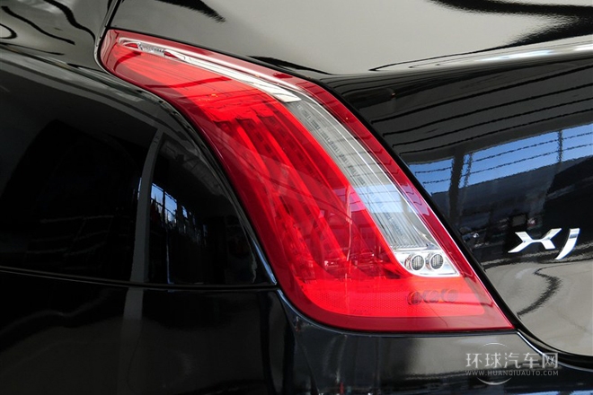 2014款 XJL 3.0 SC 兩驅(qū)尊享商務(wù)版