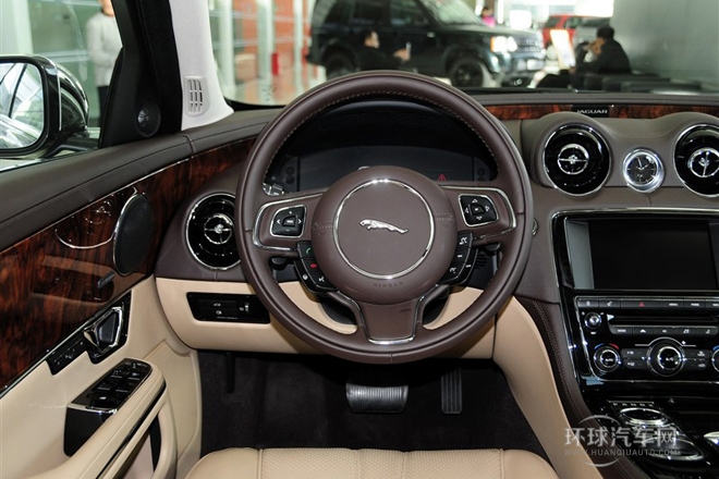 2014款 XJL 3.0 SC 兩驅(qū)尊享商務(wù)版