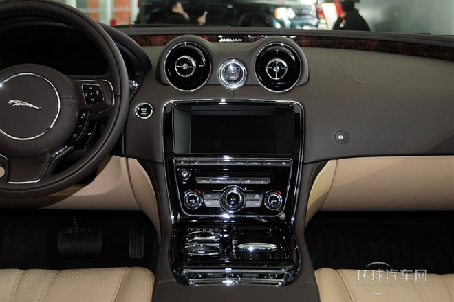 2014款 XJL 3.0 SC 兩驅尊享商務版