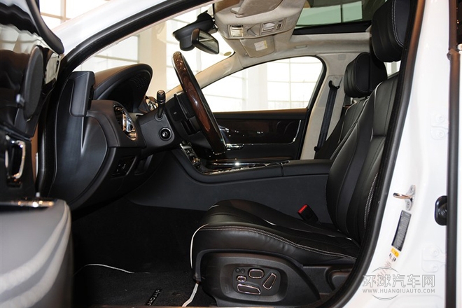 2014款 XJL 3.0 SC 四驅(qū)旗艦商務(wù)版