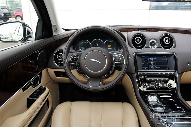 2014款 XJL 3.0 SC 四驅全景商務版