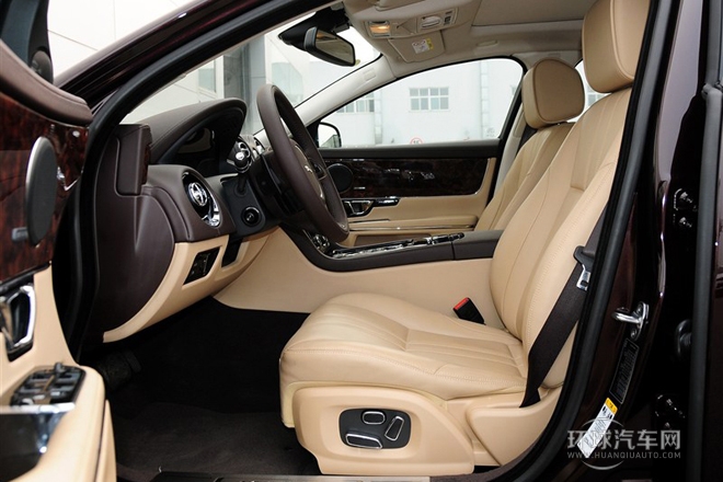 2014款 XJL 3.0 SC 四驅(qū)全景商務(wù)版