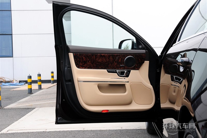 2014款 XJL 3.0 SC 四驅全景商務版