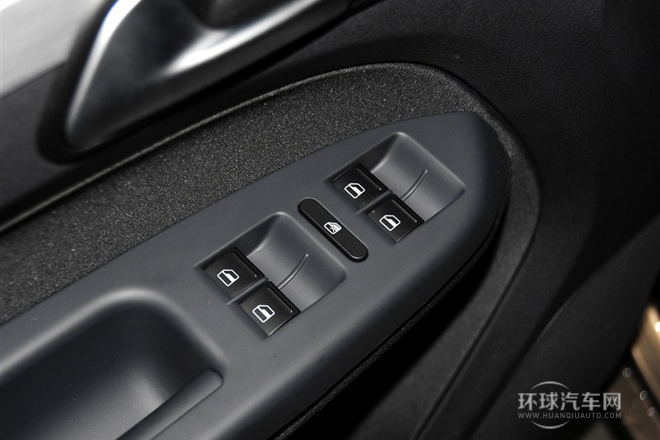 2015款 1.4T 手動風尚版5座