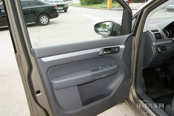 2015款 1.4T 自動(dòng)豪華版5座