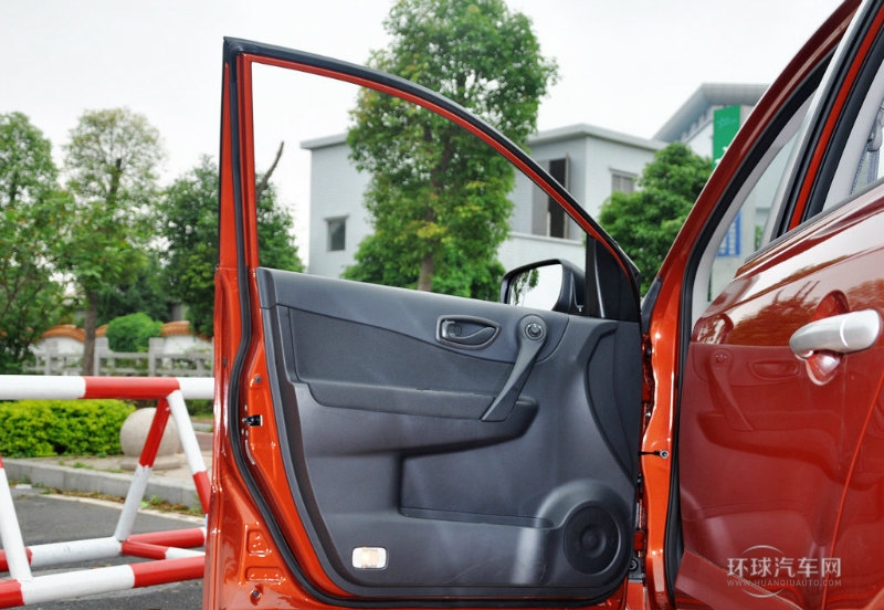 2014款 改款 2.0L 兩驅(qū)標準版