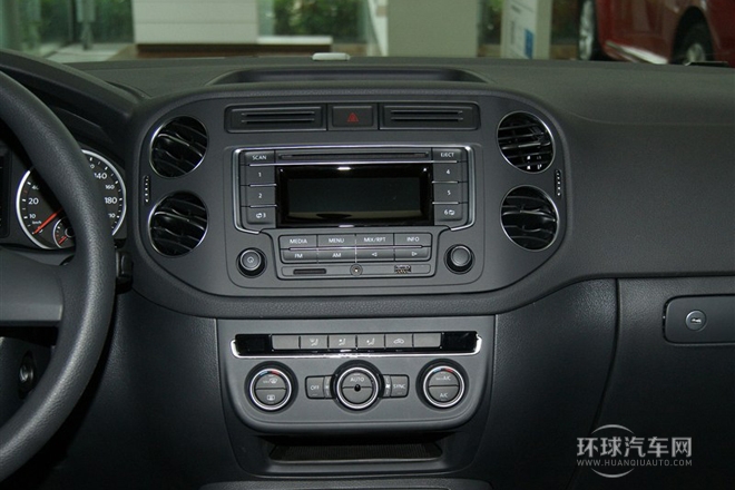 2015款 1.4TSI 手動(dòng)兩驅(qū)藍(lán)驅(qū)版