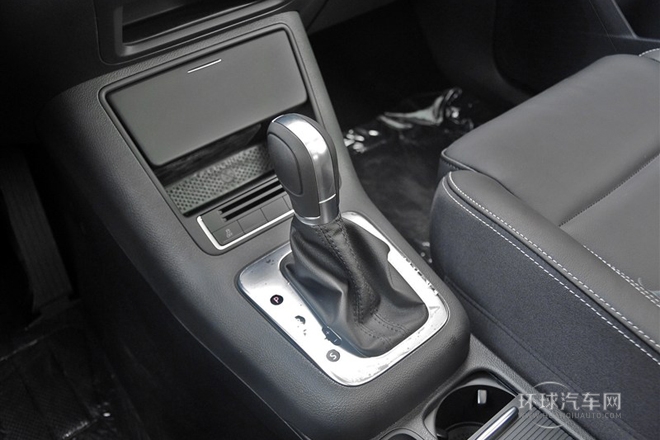 2015款 1.8TSI 自動(dòng)兩驅(qū)30周年紀(jì)念版