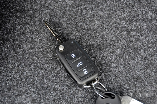 2015款 1.8TSI 自動兩驅(qū)風(fēng)尚版