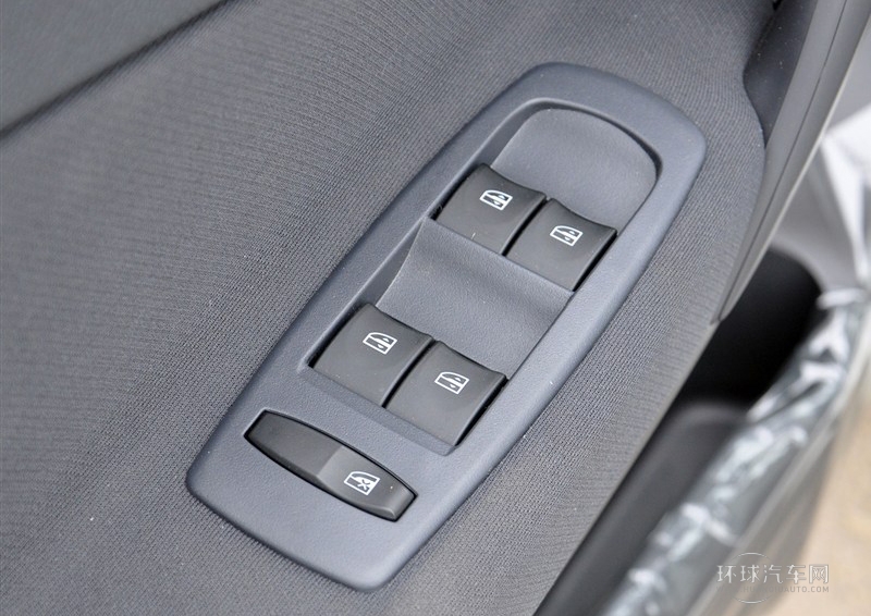 2014款 改款 2.0L 兩驅(qū)時(shí)尚版