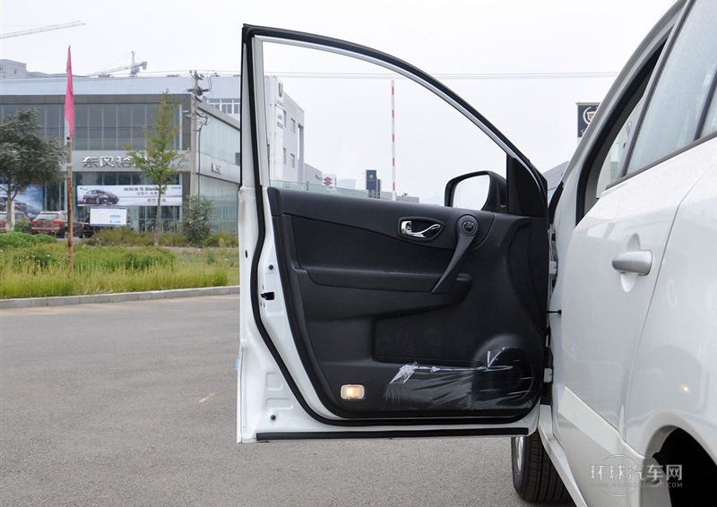 2014款 改款 2.0L 兩驅時尚版