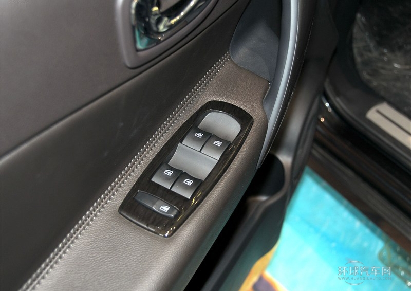 2014款 改款 2.5L 兩驅(qū)舒適版