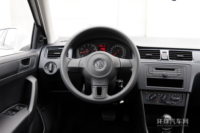 2015款 1.6L 自動風尚版