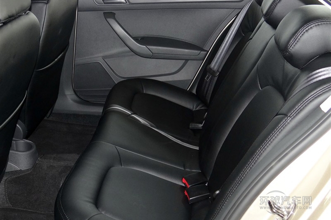 2015款 1.6L 自動風尚版