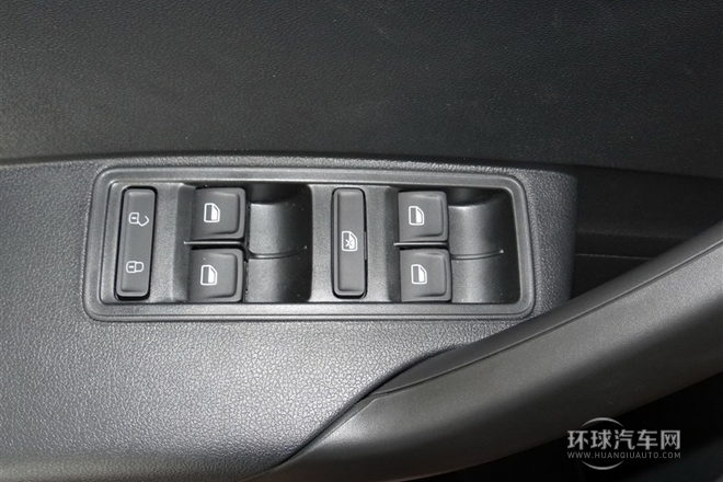 2015款 1.6L 自動風尚版