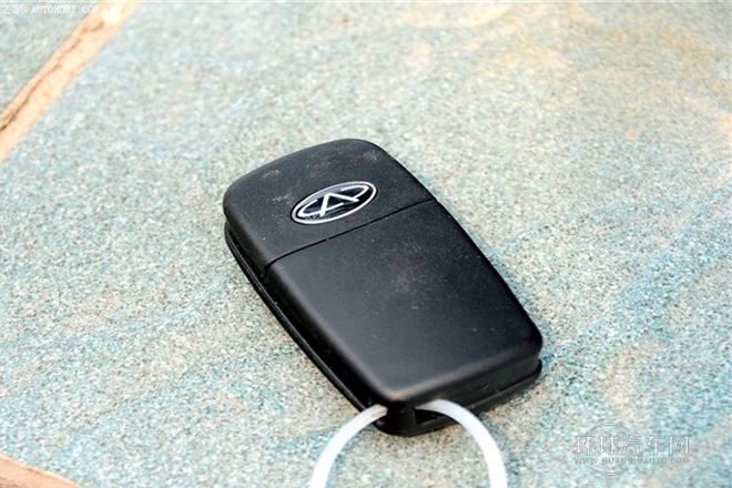 2012款 2.0L 自動豪華型