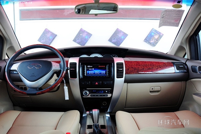 2012款 2.0L 自動豪華型