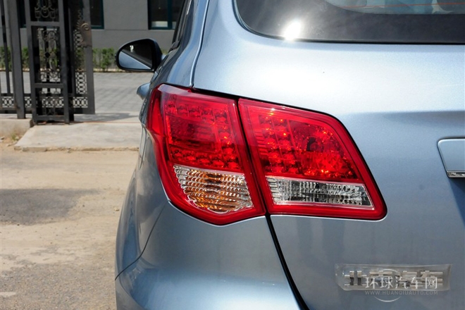 2013款 兩廂 1.5L 手動樂天版