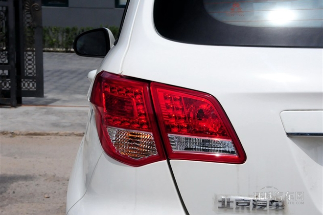 2013款 兩廂 1.5L 自動樂天版