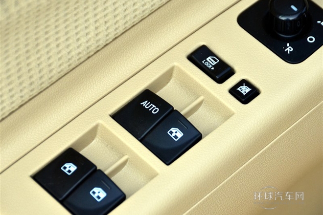 2013款 三廂 1.3L 手動樂天版