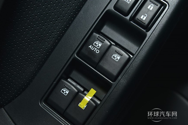 2014款 2.0i 手動豪華版