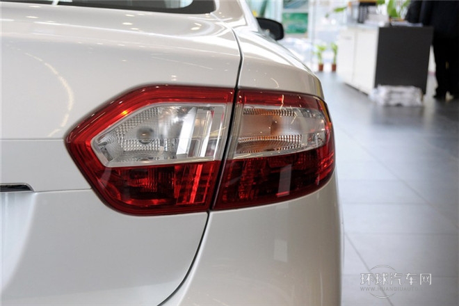 2013款 2.0L 標準版