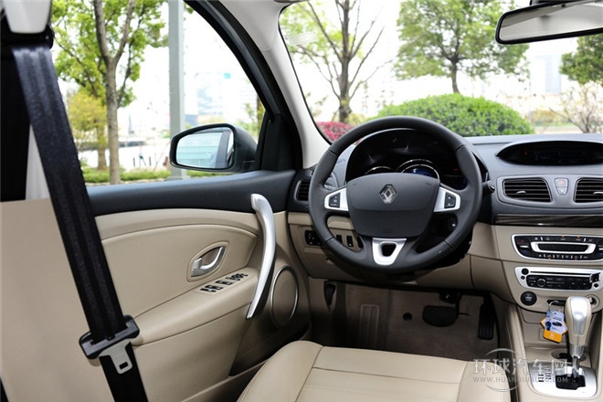 2013款 2.0L 豪華版