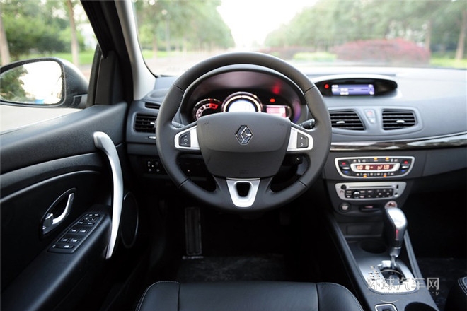 2013款 2.0L 時尚版