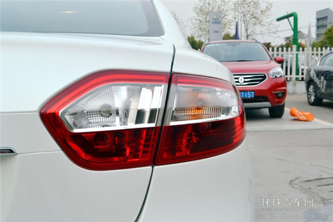 2013款 2.0L 舒適版