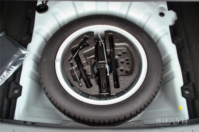 2013款 改款 2.0L 時尚版