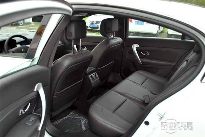 2013款 改款 2.0L 時尚版