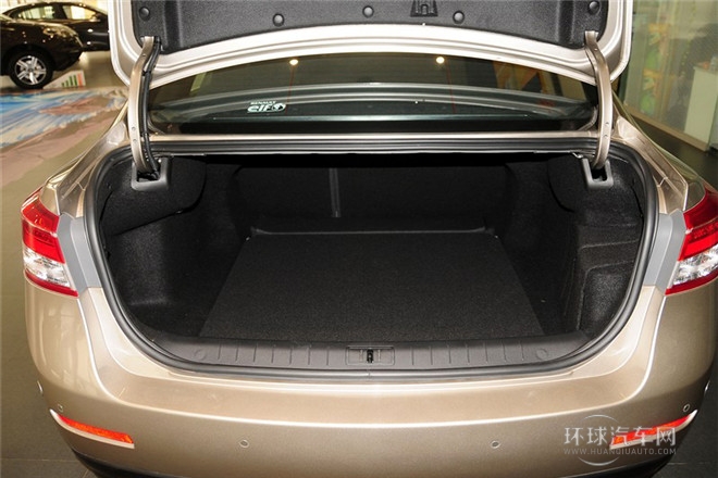 2013款 改款 2.5L 豪華版